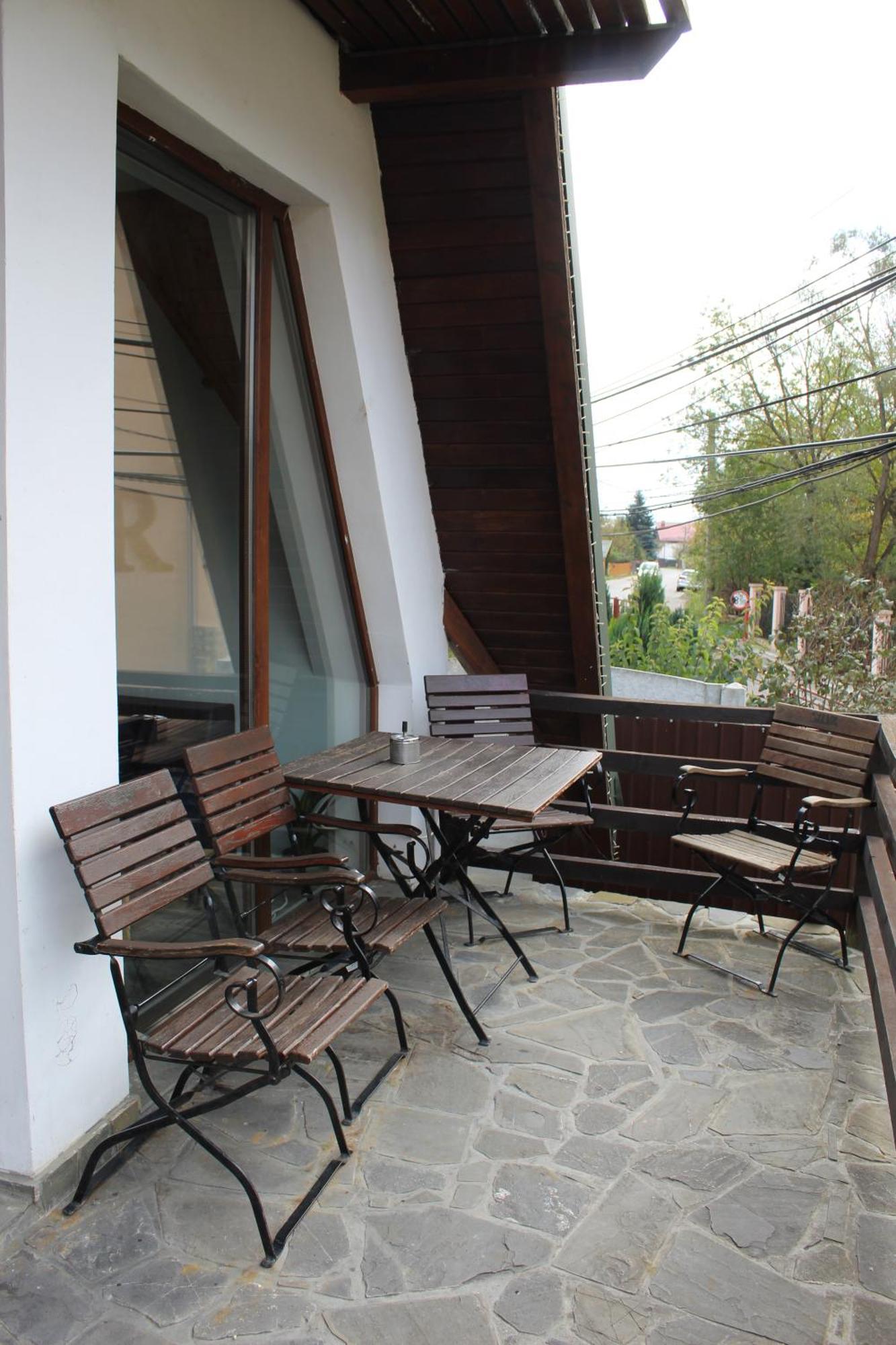 Vila Florilor Buşteni Εξωτερικό φωτογραφία
